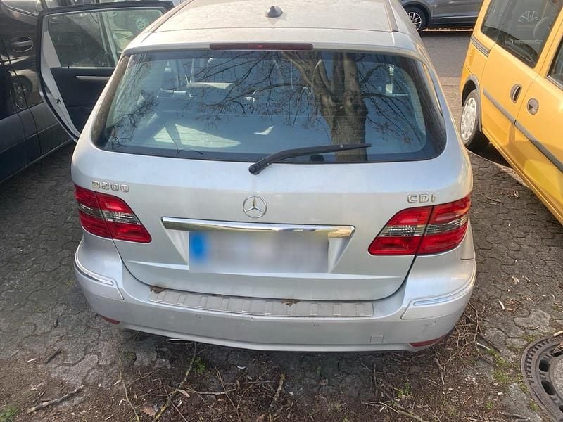 Gebraucht Mercedes B200 140 PS (102 kW) 2009 Silber Van / Kleinbus