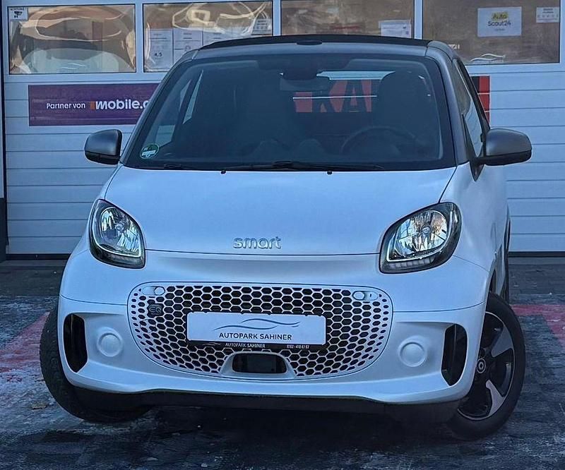 Grau Gebraucht 2015 Smart ForTwo Cabrio Cabrio | 9.999 € (Teuer) - Bild 1/4