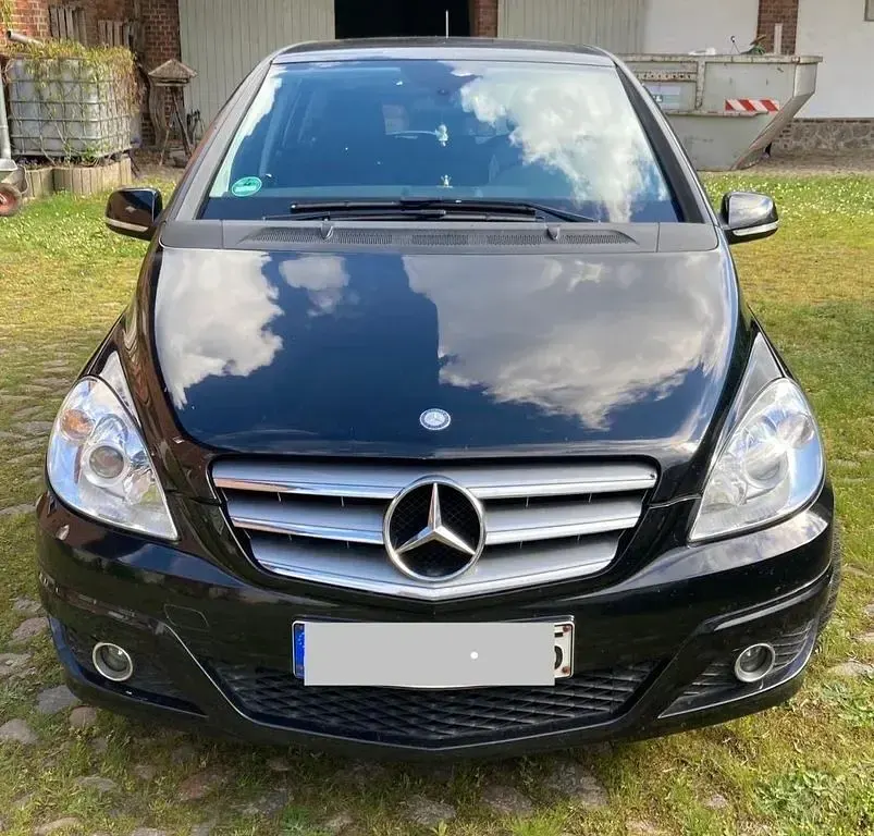 Gebraucht Mercedes B160 95 PS (69 kW) 2011 Schwarz Kleinwagen