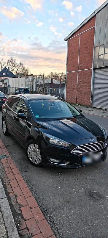 Gebraucht Ford Focus Titanium 120 PS (88 kW) 2016 Schwarz Kombi