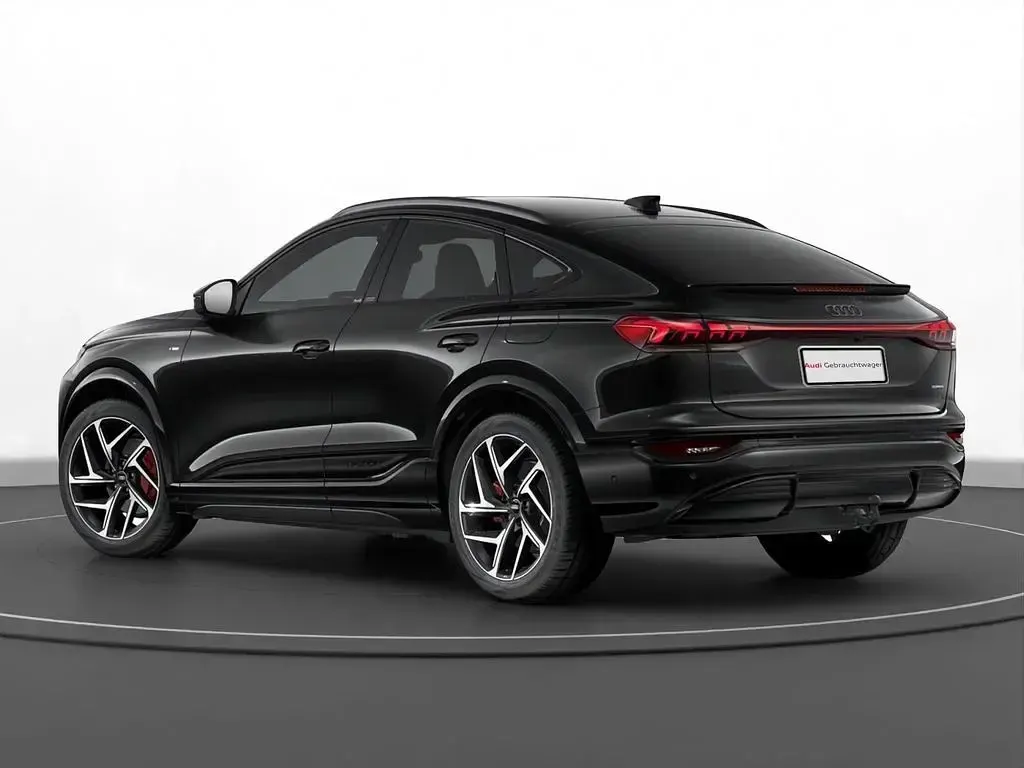 Gebraucht Audi Q6 Sportback e-tron Comfort 284 kW (387 PS) 2025 Mythosschwarz metallic SUV