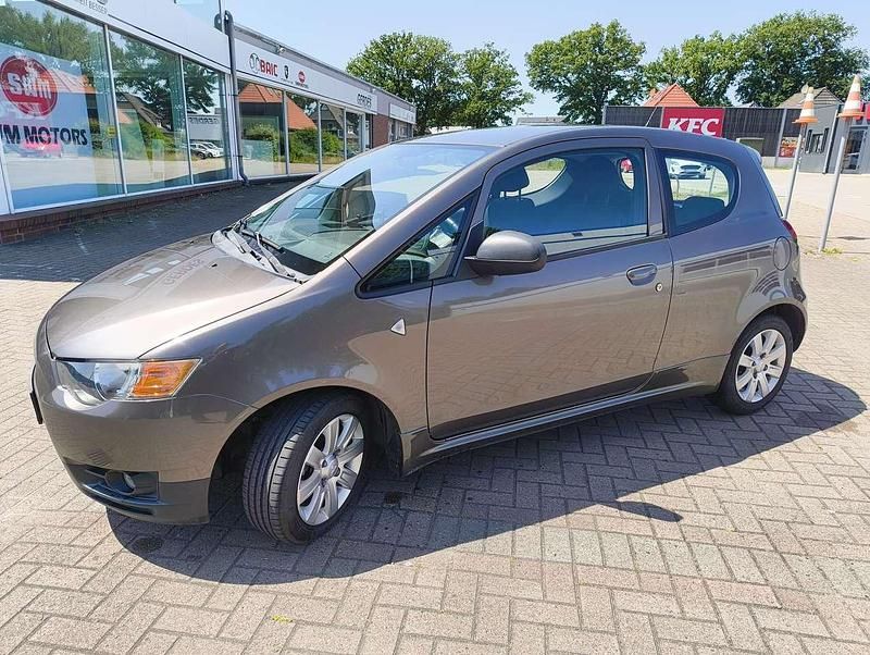 Gebraucht Mitsubishi Colt 95 PS (69 kW) 2013 Braun Limousine