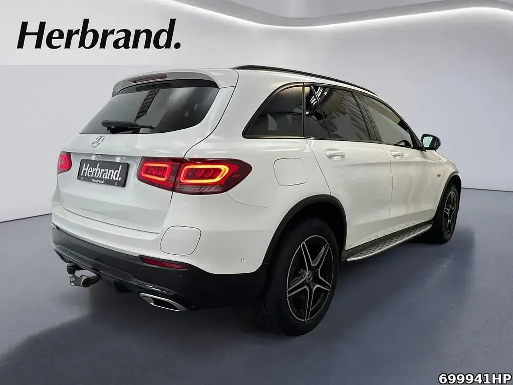 Gebraucht Mercedes GLC300 AMG 211 PS (155 kW) 2021 Weiß SUV