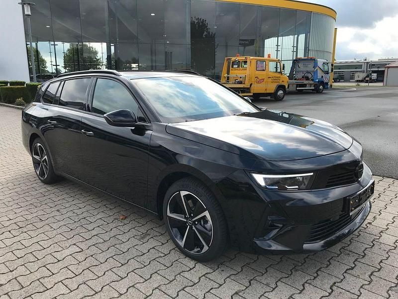 Gebraucht Opel Astra 131 PS (96 kW) 2024 Schwarz Kombi