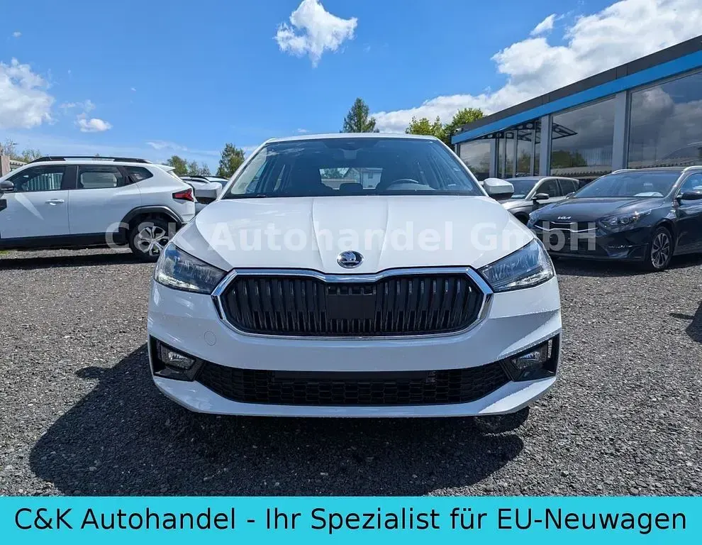 Neu Skoda Fabia 80 PS (58 kW) 2026 Moon weiß metallic Kleinwagen