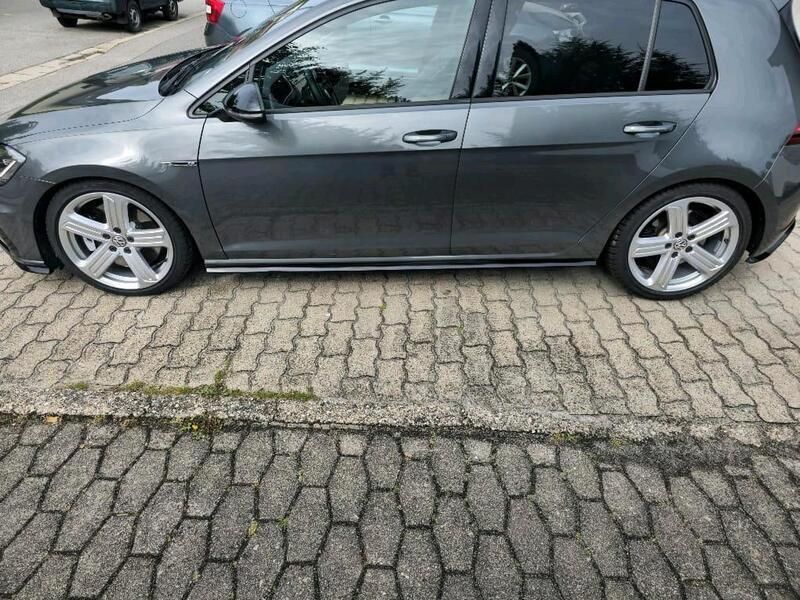Grau Gebraucht 2020 VW Golf VII R Limousine | 26.500 € (Guter Preis) - Bild 1/4