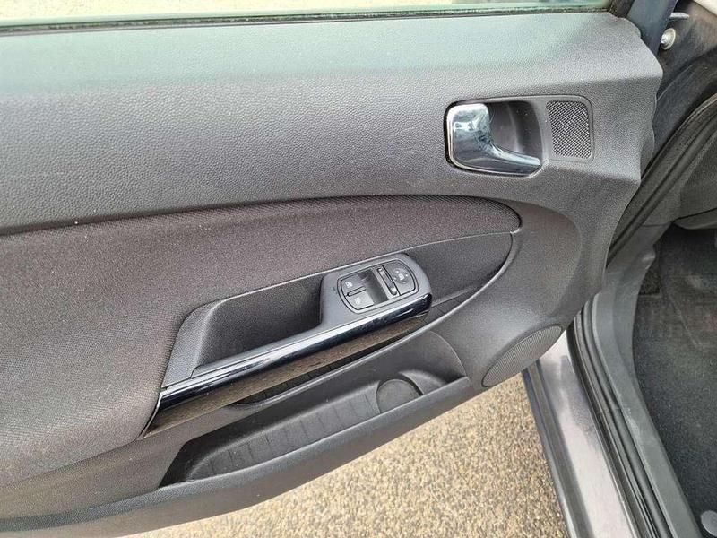 Usata Opel Corsa Selection 86 CV (63 kW) 2014 Grigio Berlina