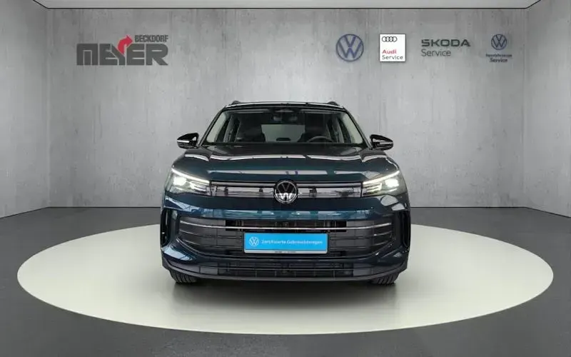 Gebraucht VW Tiguan Goal 150 PS (110 kW) 2025 Nightshade blue (blau) SUV