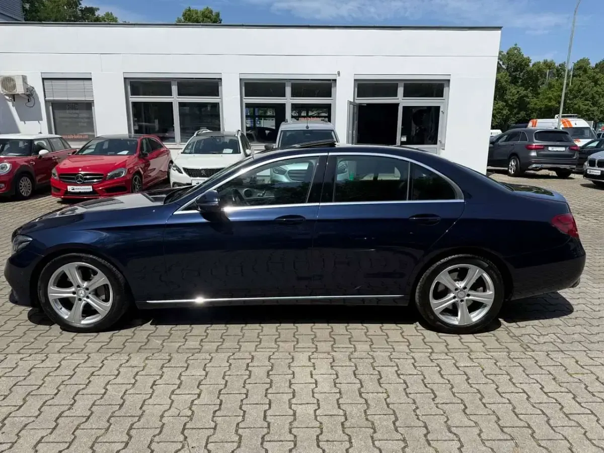 Gebraucht Mercedes E350 258 PS (189 kW) 2017 Blau Limousine