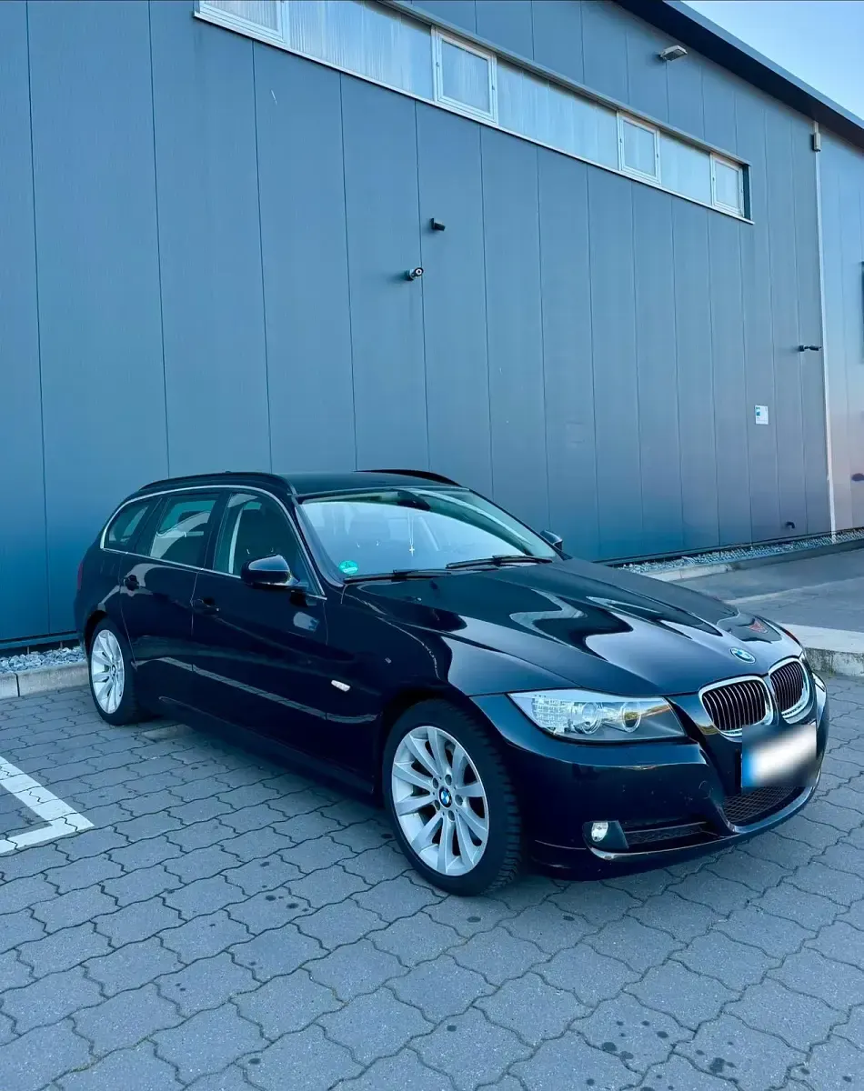 Gebraucht BMW 325 204 PS (150 kW) 2012 Schwarz Kombi