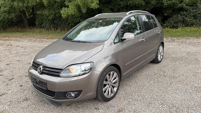 Braun Gebraucht 2013 VW Golf Plus Cross Highline Van / Kleinbus | 9.999 € (Fairer Preis) - Bild 1/4