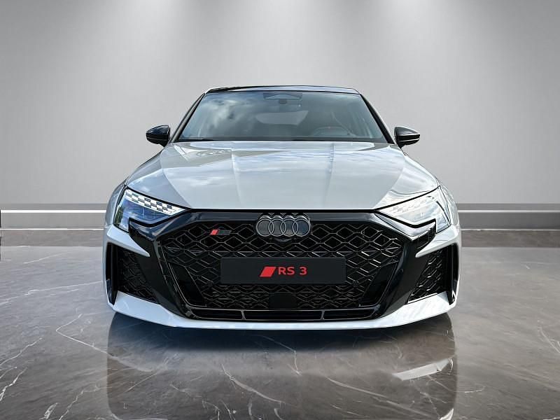 Neu Audi RS3 Ambiente 400 PS (294 kW) 2026 Grau Limousine