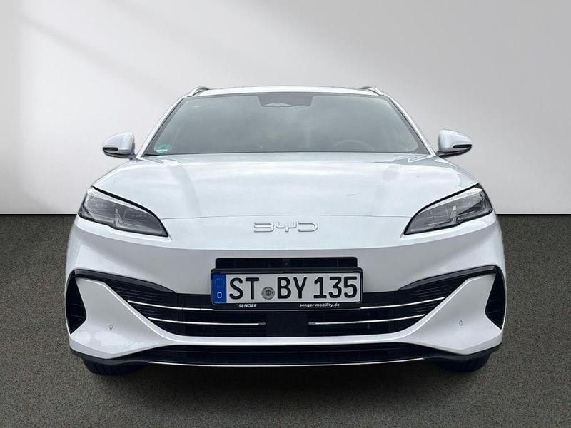 Neu BYD Seal Boost 184 PS (135 kW) 2026 Polar white Limousine