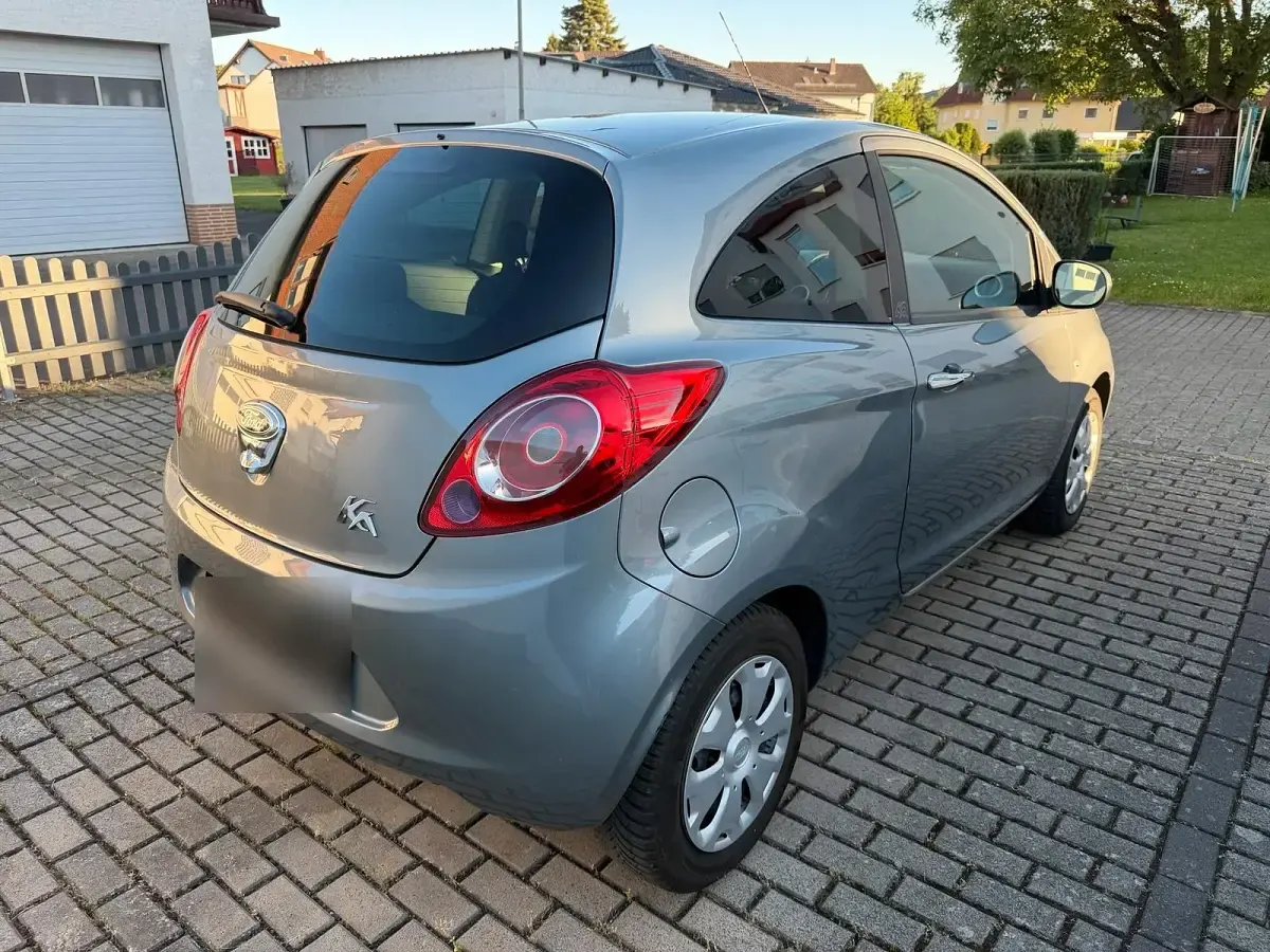 Gebraucht Ford Ka Titanium 69 PS (50 kW) 2014 Grau Kleinwagen