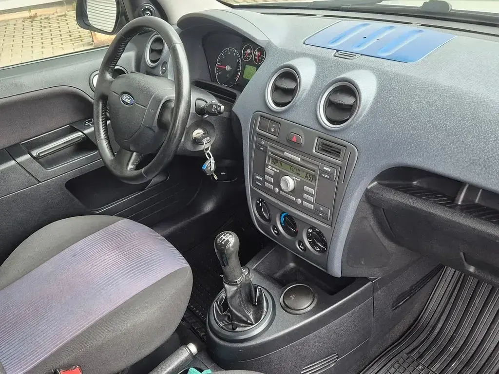 Gebraucht Ford Fusion Trend 80 PS (58 kW) 2007 Silber Kleinwagen
