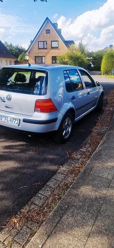 Grau Gebraucht 1999 VW Golf IV Kombi | 850 € (Guter Preis) - Bild 1/4