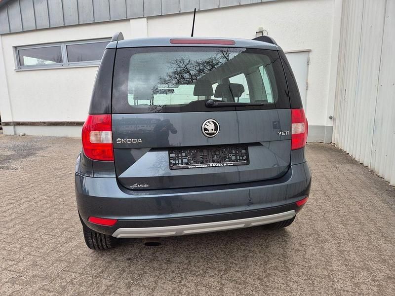 Gebraucht Skoda Yeti Active 105 PS (77 kW) 2015 Grau SUV