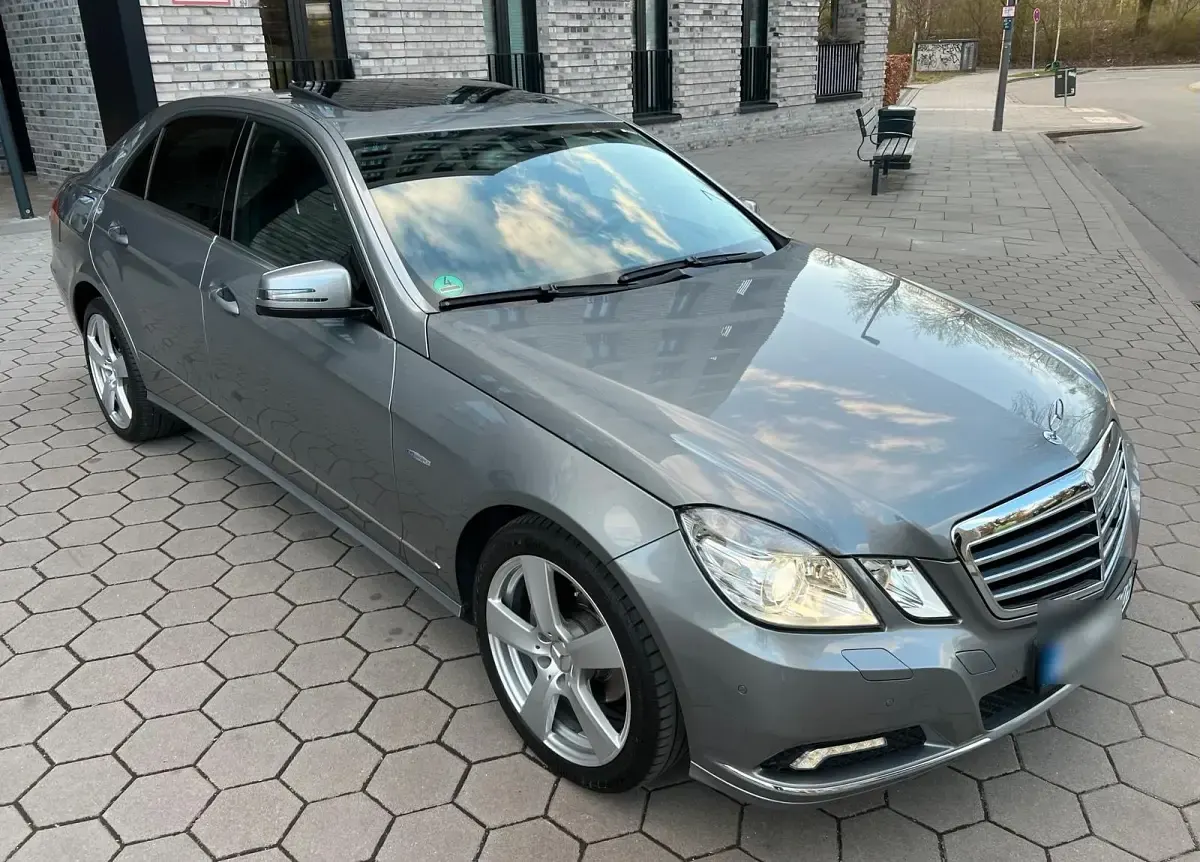 Second-hand Mercedes E200 184 CP (135 kW) 2010 Gri Berlinǎ