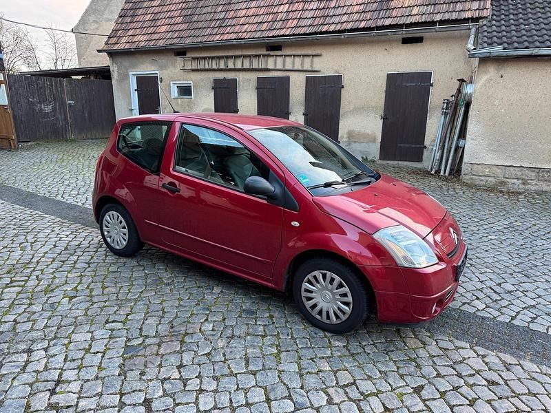 Rot Gebraucht 2007 Citroën C2 Kleinwagen | 1.249 € (Fairer Preis) - Bild 1/4