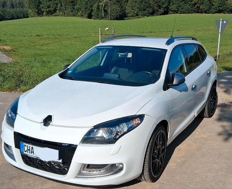 Weiß Gebraucht 2013 Renault Mégane GrandTour GT Kombi | 5.999 € - Bild 1/4