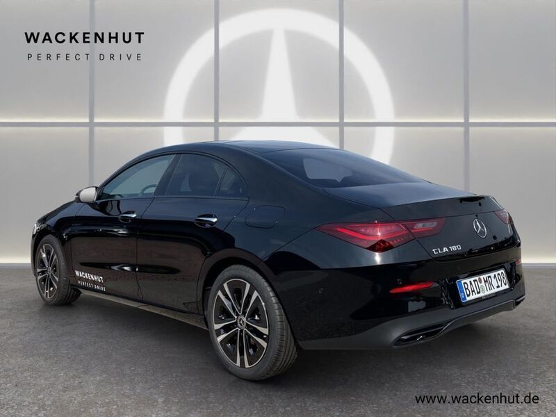 Gebraucht Mercedes CLA180 Night 136 PS (100 kW) 2025 Schwarz Limousine