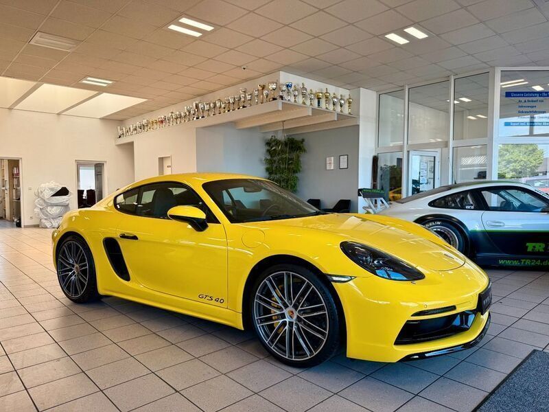 Racinggelb Neu 2025 Porsche 718 Cayman GTS Coupé | 105.850 € - Bild 1/4