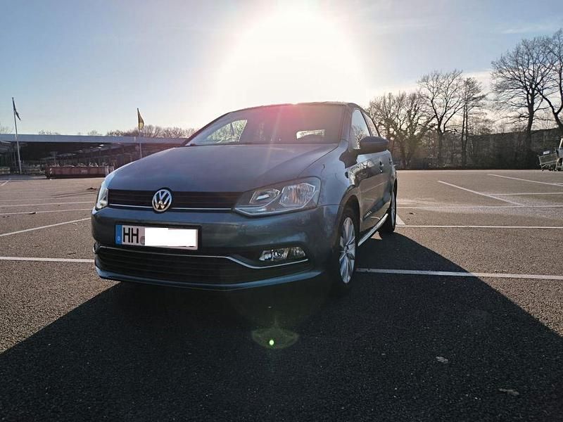 Gebraucht VW Polo Highline 110 PS (80 kW) 2016 Blau Kleinwagen