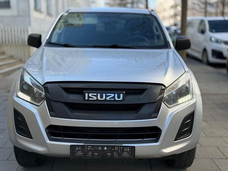 Gebraucht Isuzu D-Max 163 PS (119 kW) 2020 Silber SUV