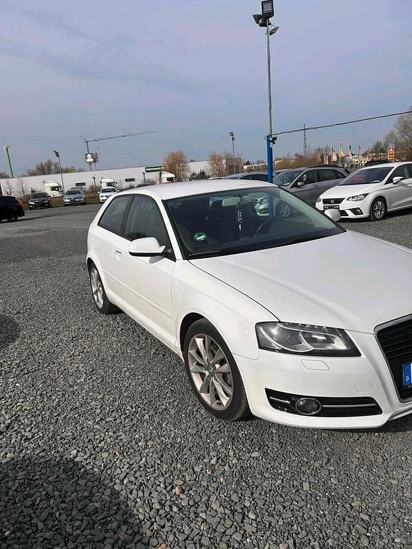 Gebraucht Audi A3 160 PS (117 kW) 2010 Weiß Kleinwagen
