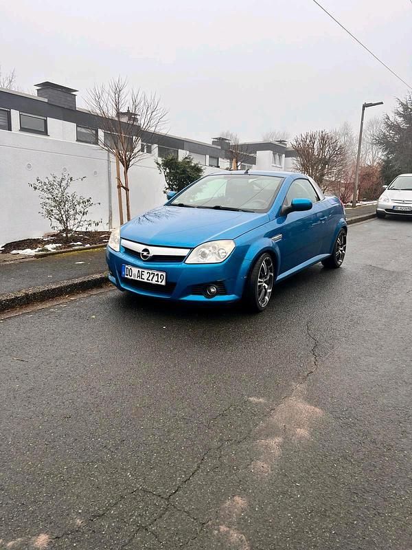 Andere farben Gebraucht 2007 Opel Tigra Cabrio | 1.849 € (Fairer Preis) - Bild 1/3