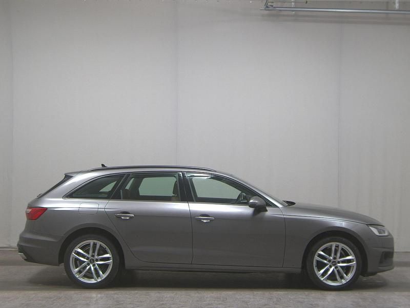 Grau Gebraucht 2021 Audi A4 Kombi | 17.780 € (Guter Preis) - Bild 1/4