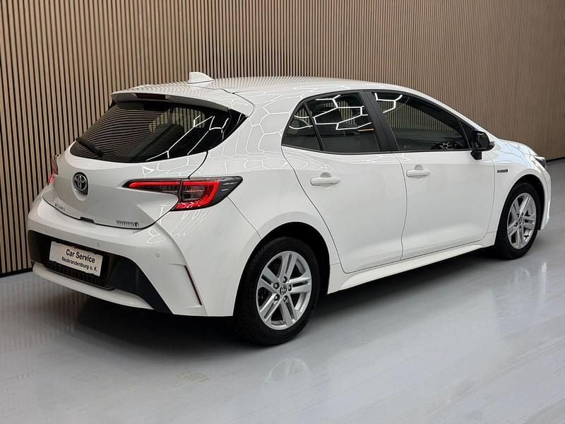 Gebraucht Toyota Corolla Hybrid Business Edition 98 PS (72 kW) 2020 Weiß Kombi