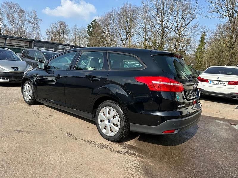 Gebraucht Ford Focus Business Edition 125 PS (91 kW) 2016 Schwarz Limousine