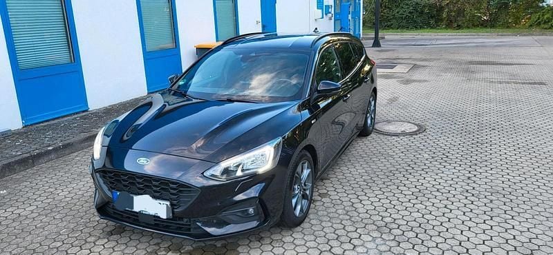 Schwarz Gebraucht 2019 Ford Focus ST-Line Kombi | 11.400 € (Guter Preis) - Bild 1/4