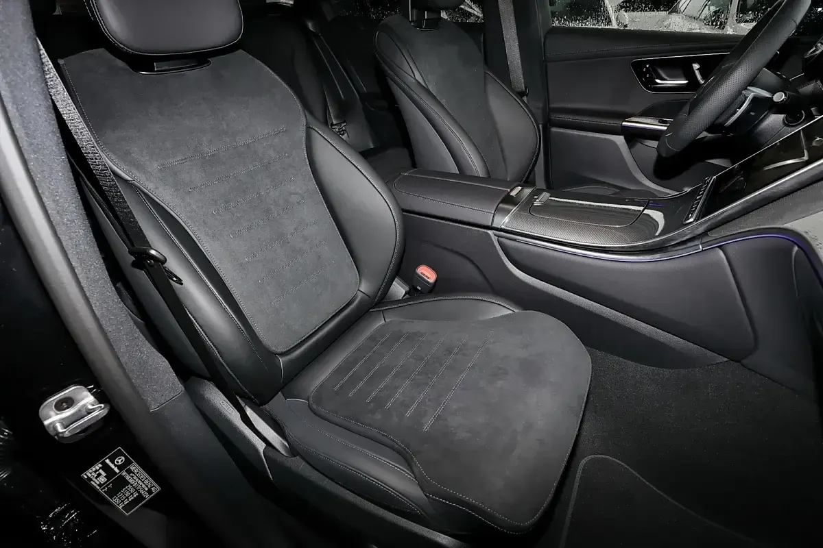 Gebraucht Mercedes GLC220 AMG 197 PS (144 kW) 2026 Metalliclack obsidianschwarz met SUV