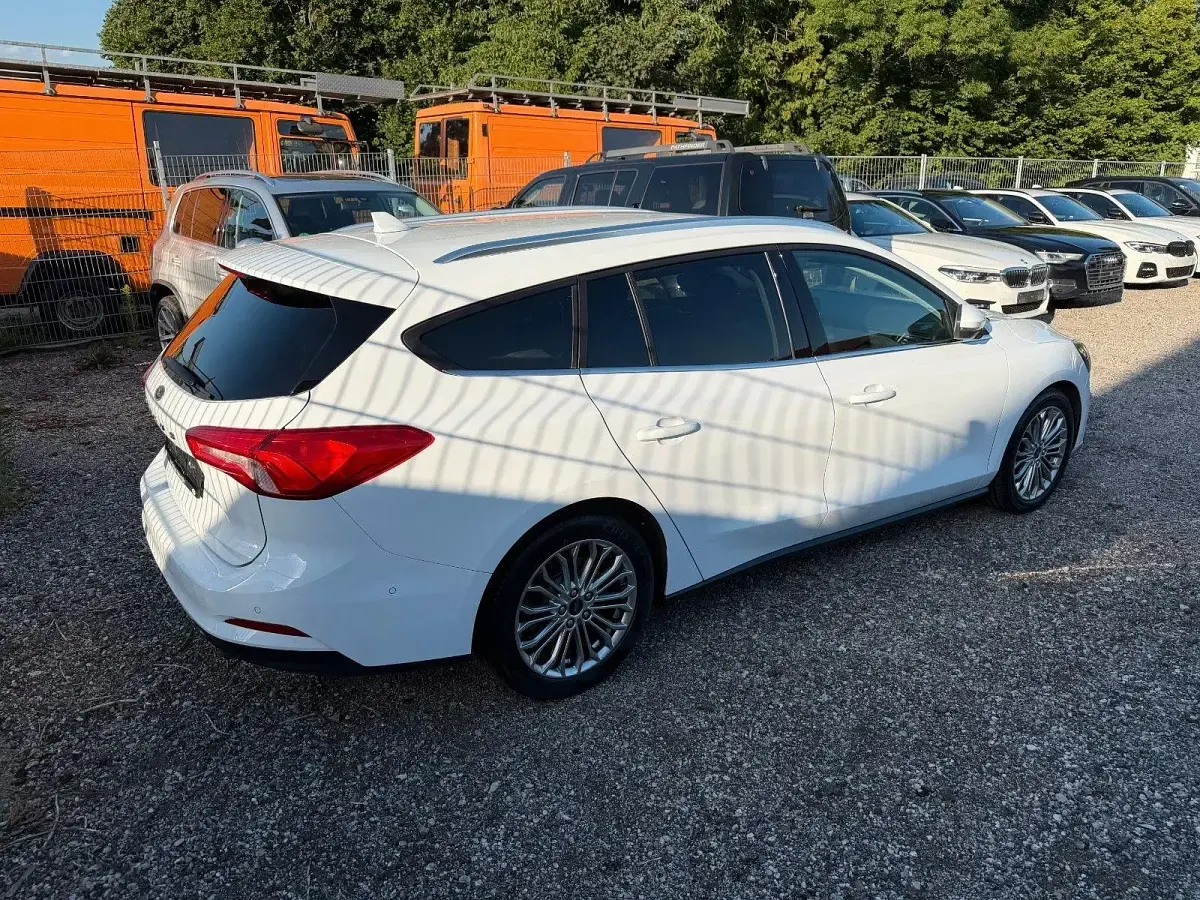 Gebraucht Ford Focus Titanium 120 PS (88 kW) 2019 Weiß Kombi