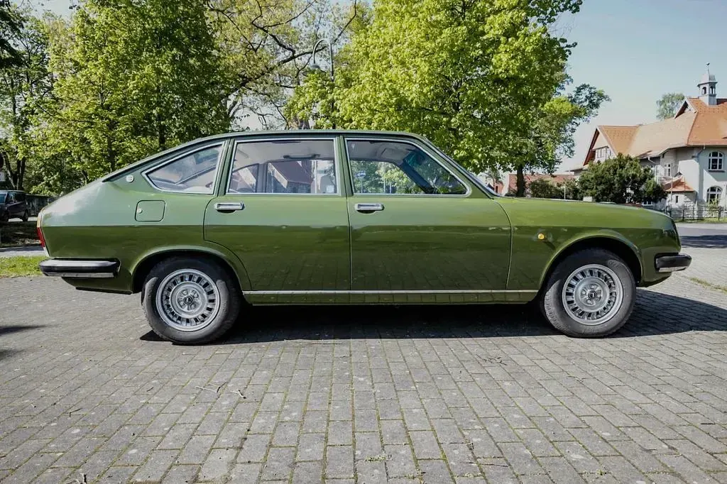 Gebraucht Lancia Beta 110 PS (80 kW) 1975 Grün Limousine