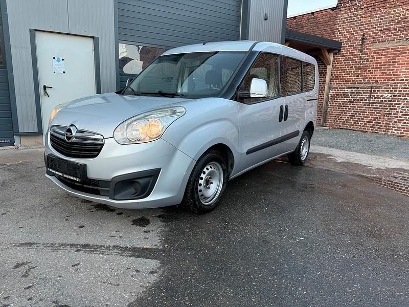 Grau Gebraucht 2012 Opel Combo Van / Kleinbus | 3.999 € (Guter Preis) - Bild 1/4