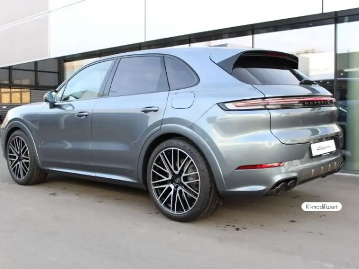 Neu Porsche Cayenne Turbo E-Hybrid 740 PS (544 kW) 2026 Grau SUV