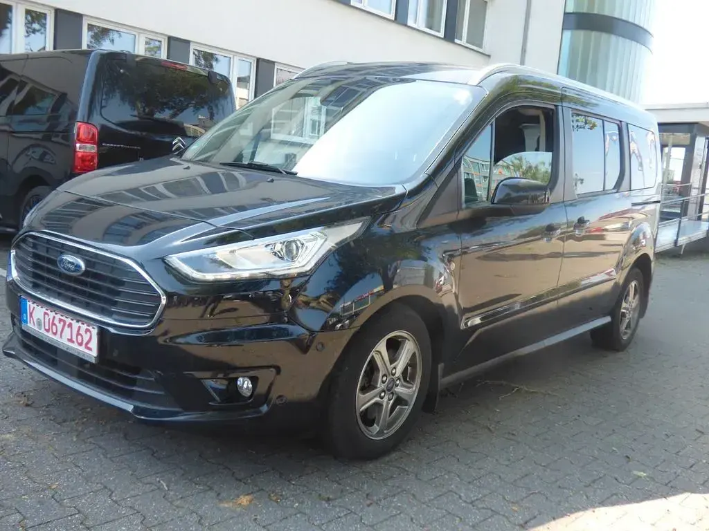 Gebraucht Ford Grand Tourneo Connect Titanium 120 PS (88 kW) 2019 Schwarz Van / Kleinbus