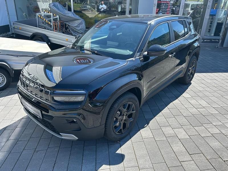Neu Jeep Avenger Altitude 110 PS (80 kW) 2026 Schwarz SUV