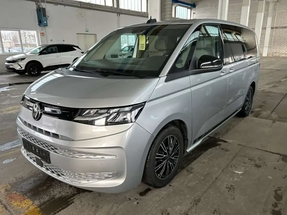 Used VW Multivan 150 HP (110 kW) 2023 Silver Minivan