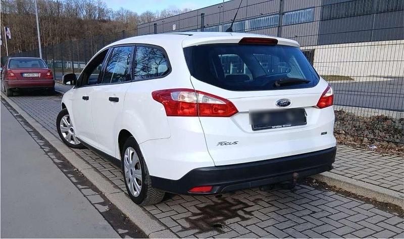 Gebraucht Ford Focus 125 PS (91 kW) 2014 Weiß Kombi