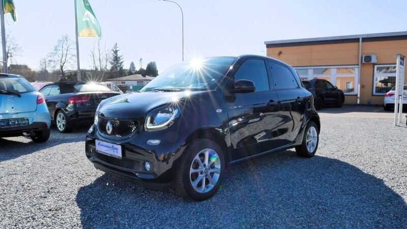 Gebraucht Smart ForFour Passion 71 PS (52 kW) 2016 Schwarz Kleinwagen
