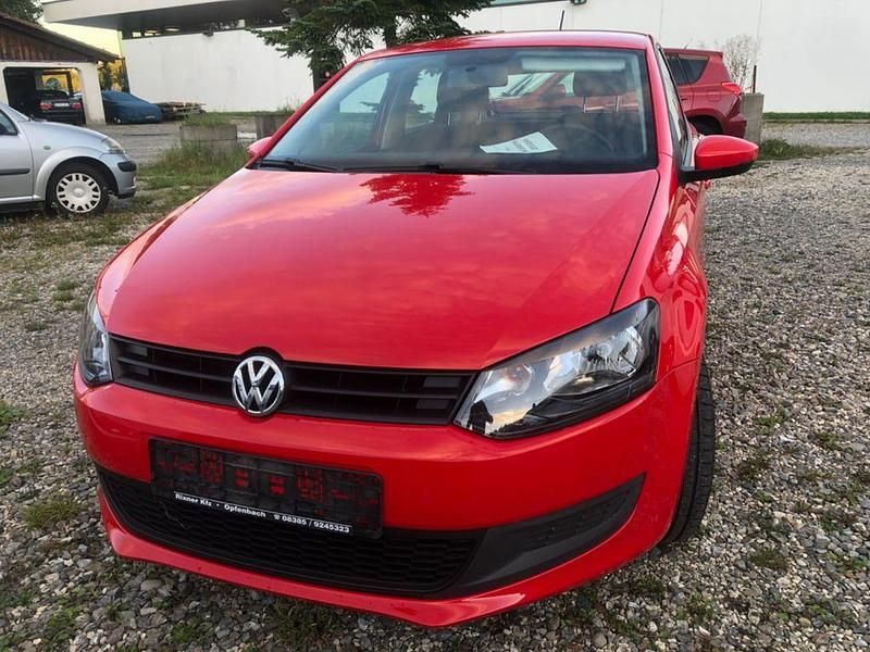 Rot Gebraucht 2013 VW Polo Trendline Limousine | 5.990 € (Guter Preis) - Bild 1/4