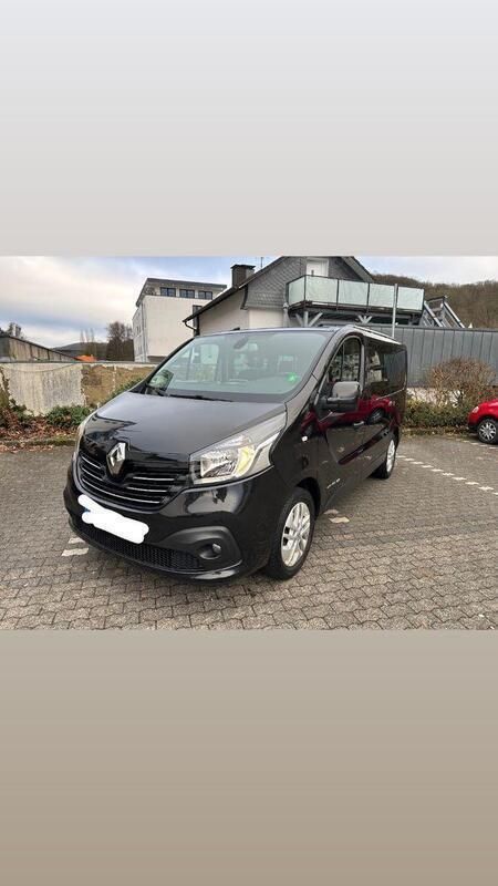 Schwarz Gebraucht 2015 Renault Trafic Van | 11.000 € (Fairer Preis) - Bild 1/4