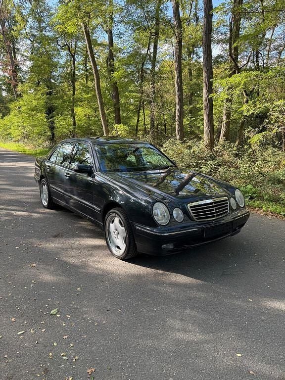Gebraucht Mercedes E280 Avantgarde 204 PS (150 kW) 2001 Blau Limousine