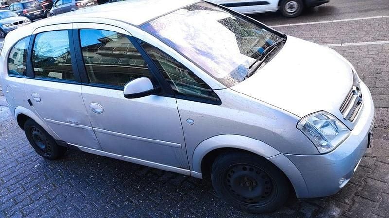 Gebraucht Opel Meriva 101 PS (74 kW) 2005 Silber Van / Kleinbus