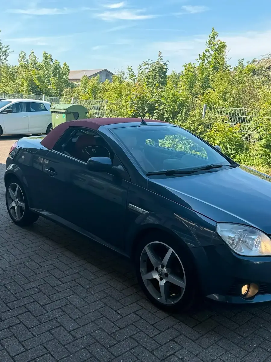 Gebraucht Opel Tigra 122 PS (89 kW) 2009 Andere farben Cabrio
