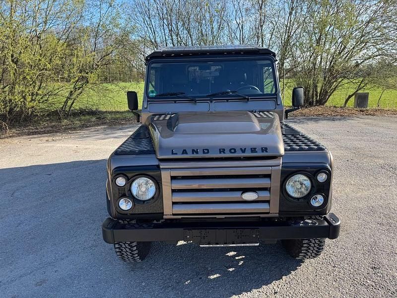 Gebraucht Land Rover Defender 122 PS (89 kW) 2012 Braun Kombi